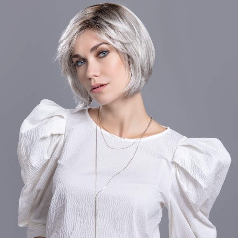 Perruque carré chic,  une coiffure moderne