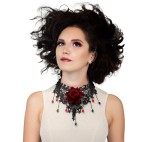 Collier gothique dentelle avec une rose et des perles