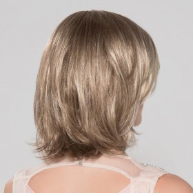 Perruque mi longue, coupe au carré, une coiffure tendance